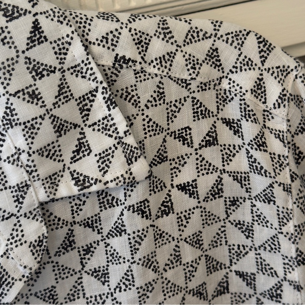 Frank & Eileen Black and White Geometric 
Relaxed Fit Eileen Linen Blouse - Picture 8 of 13